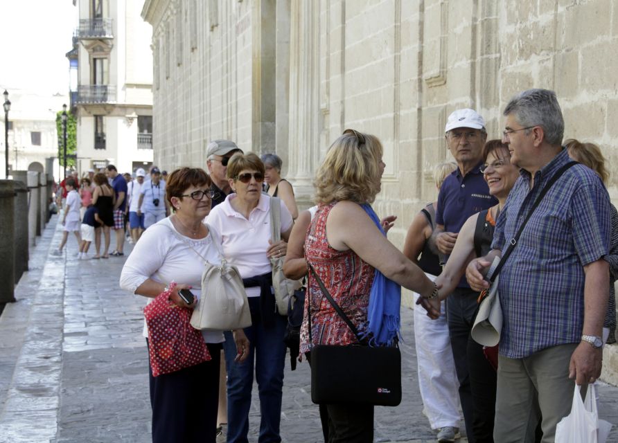 Seville: Cathedral and Giralda Skip-the-line Guided Tour - Patio de los Naranjos: the courtyard moment people remember
