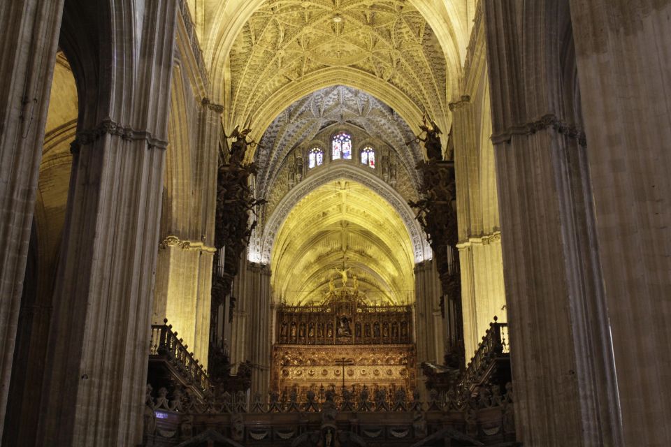 Seville: Cathedral and Giralda Skip-the-line Guided Tour - Columbus’s tomb and the Murillo connection: what to look for