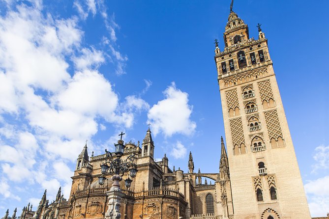 Seville: Cathedral & Giralda Guided Tour with Tickets - Key highlights worth prioritizing