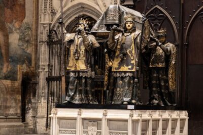 Seville Cathedral & Giralda Tower Small-Group Tour - The Fast-Track Moment: Saving Time Without Missing the Point