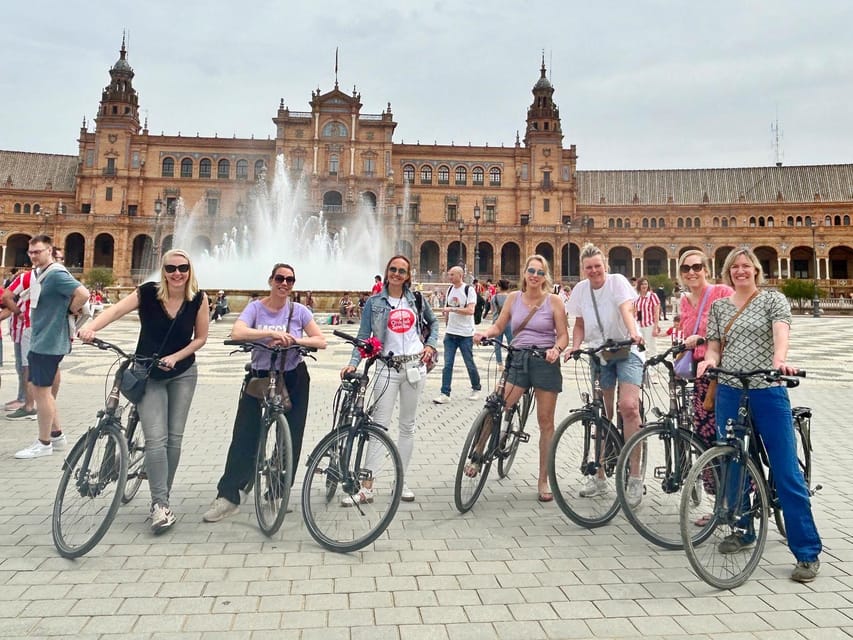 Seville: Dutch Cycling Highlights Tour with local guide - Meeting in Barrio Santa Cruz: the best place to start