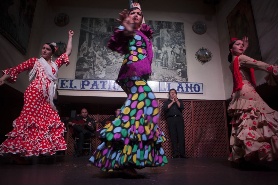 Seville: El Patio Sevillano Flamenco Show Ticket & Dinner - The finale you’ll remember: bulería plus Sevillanas with the whole ensemble
