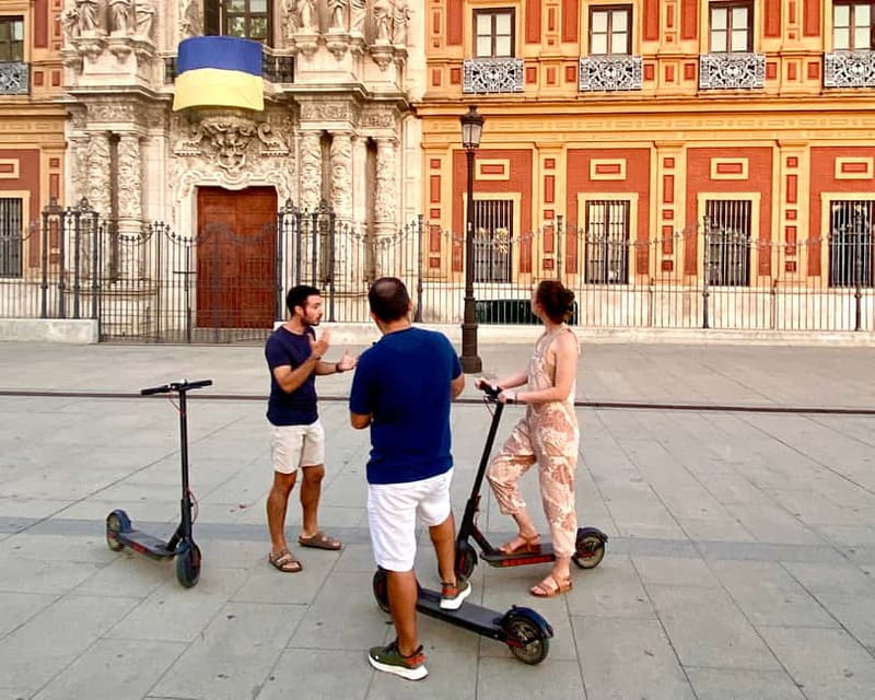 Seville: Electric Bike City Tour - Plaza de España in two wheels: why the stop timing matters
