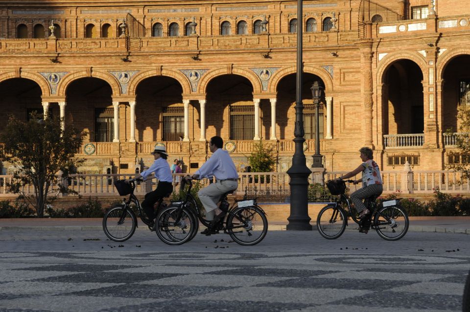 Seville: Electric Bike Tour in Small Group - Where you meet: ELECMOVE between the Cathedral and the bullring
