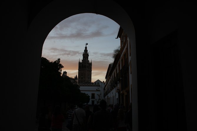 Seville Evening Historical Tour with Haunted History - Calle Fabiola and Plaza de Alfalfa: legends in the gaps between landmarks