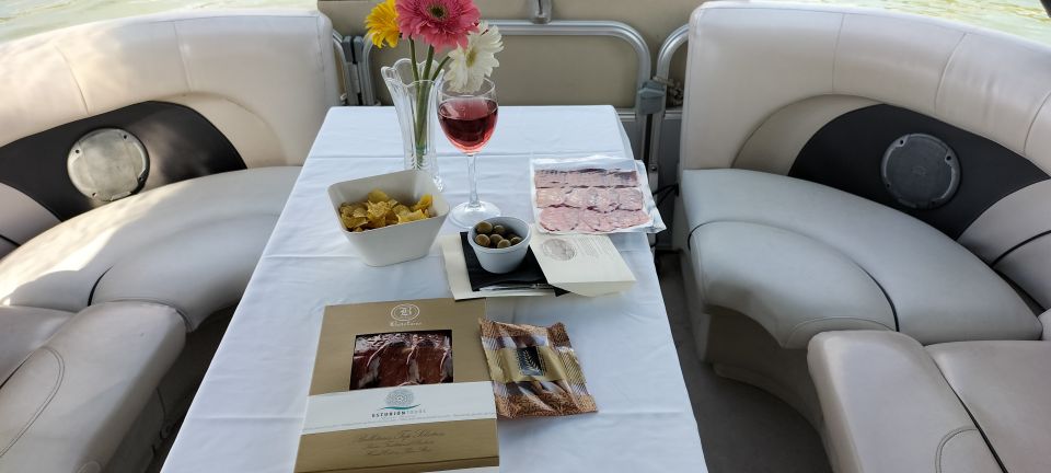 Seville: Exclusive River Boat Tour with Tapas - Key things I’d circle before you book