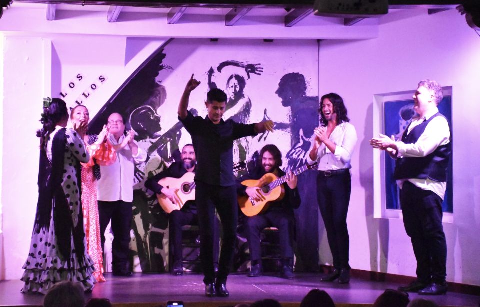 Seville: Flamenco Show at Tablao Los Gallos - Drinks but no food: how to plan your evening around the show