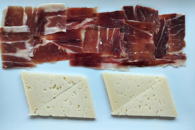 Seville: Guadalquivir River Cruise with Lunch or Dinner - Drinks: Unlimited Until Dessert (With One Exception)