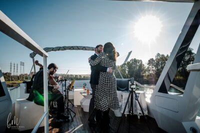 Seville: Guadalquivir River Cruise with Lunch or Dinner - Lunch vs Dinner: Sunset Turns the Volume Up