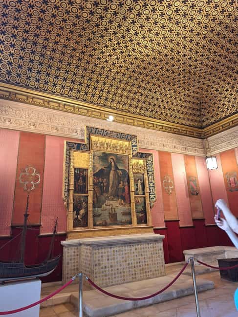 Seville: Guided tour of the Alcazar, Cathedral, and Giralda - Royal Alcázar: oldest palace spaces still in use