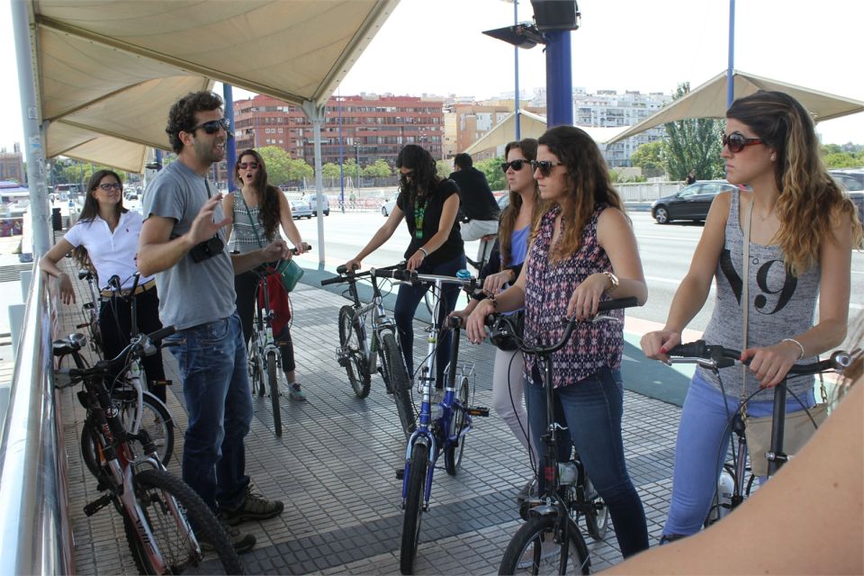 Seville: Highlights Bike Tour with Local Guide - University of Seville, Plaza del Triunfo, Alcázar, Cathedral: Big Stops, Short Time