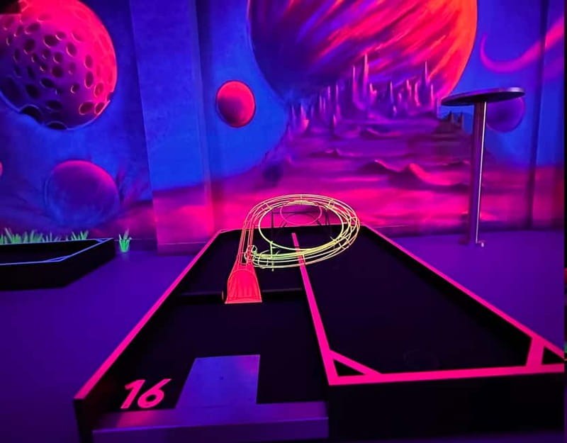 Seville: Indoor UV 18 hole Minigolf Experience - Key things I think you’ll enjoy