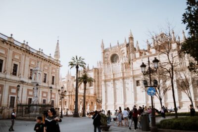 Seville Jewish Quarter walking tour: Santa Cruz District - Plaza de Doña Elvira: orange trees, romance, and a pause that helps you focus