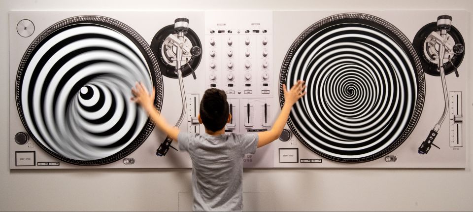 Seville: Museum of Illusions Entry Ticket - Camera Tricks That Turn the Museum Into a Shared Laugh