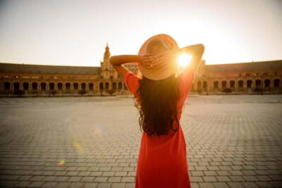 Seville: Personal Holiday Photoshoot - Starting at Plaza de España: The Easiest Meeting Point in the City