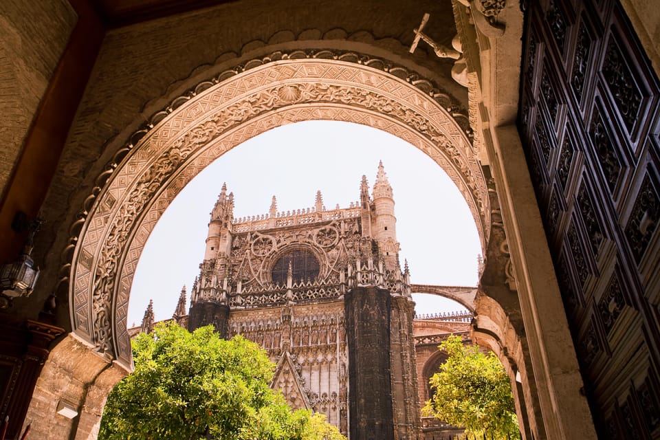 Seville: Priority Access Cathedral & Giralda Tour - How good guiding shows up in real life (and in the group energy)