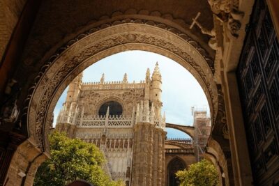 Seville Private City Kickstart Tour - Plaza de España: The Stop That Sets the Tone