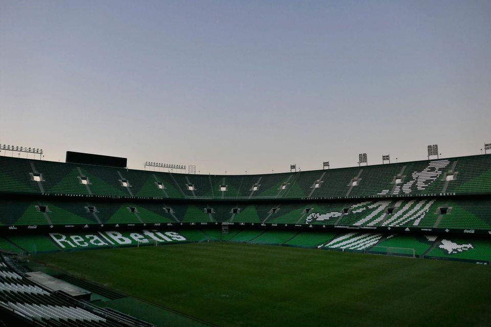 Seville: Real Betis Tour at the La Cartuja Stadium - The tunnel route to changing rooms: where the energy turns real