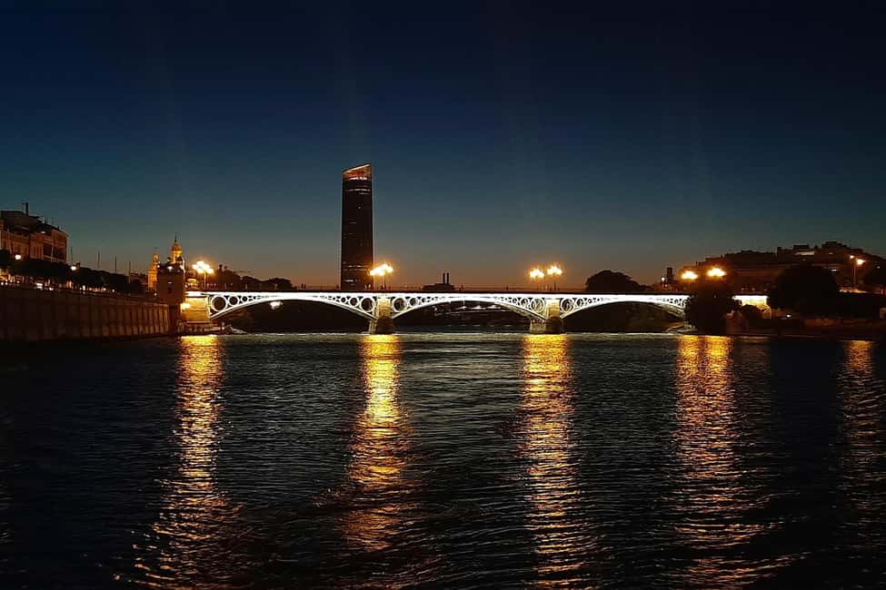 Seville: Restaurant Boat Ride on the Guadalquivir with Lunch/Dinner - Lunch vs dinner timing: all year, but plan your mood