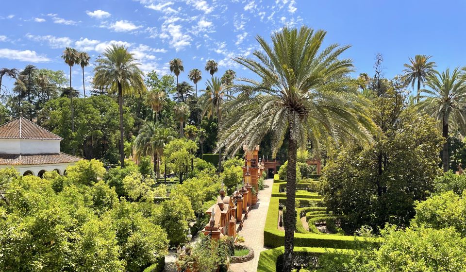 Seville: Royal Alcázar Skip-the-Line Tour by Local Experts - Patio de las Doncellas: Where the Beauty Feels Calm (Even in Crowds)