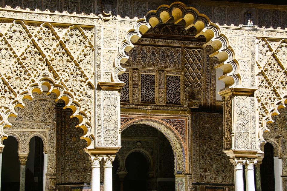 Seville: Small-Group Alcázar Guided Tour & Entry Ticket - Key highlights to look for