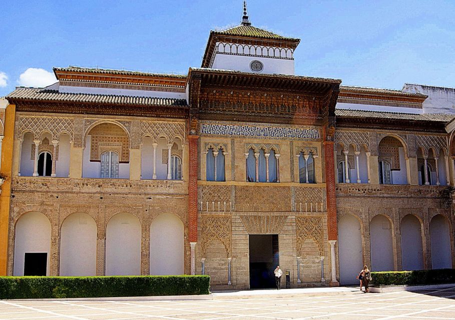 Seville: Small-Group Alcázar Guided Tour & Entry Ticket - The first orientation: what you’ll understand before the rooms