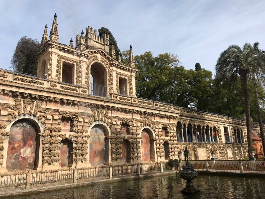 Seville: Small-Group Alcázar Guided Tour & Entry Ticket - Gothic Palace: the shift after the Castilian conquest