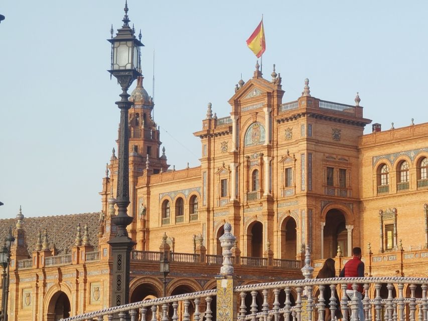 Seville: Small-Group City Highlights Walking Tour - Parque de María Luisa to Plaza de España: The Ending That Makes It Click