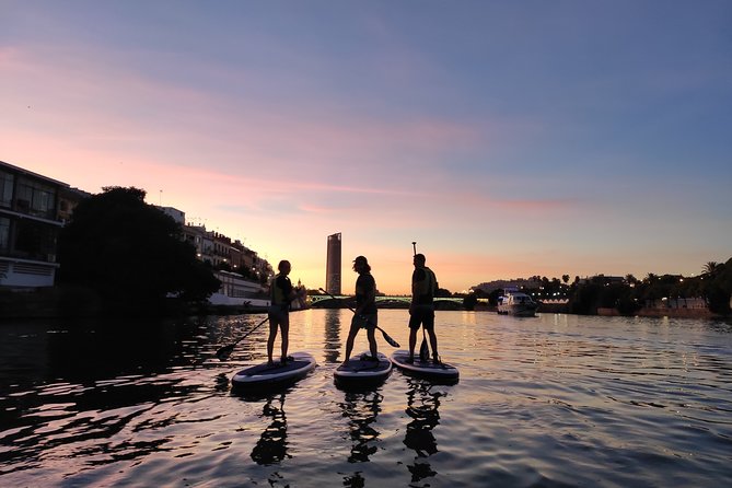 Seville: Sunset in Paddle Surf - Meeting at C. Betis, 19 and Getting Set Up Fast