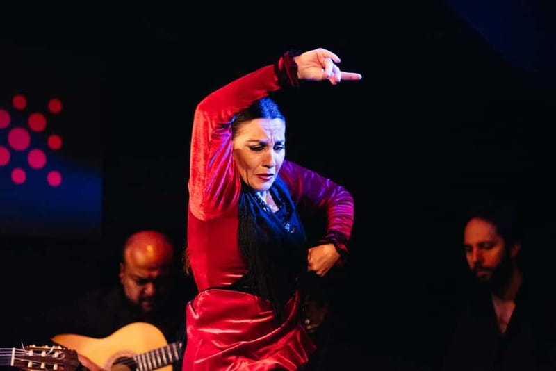 Seville: Tapas Walking Tour with Traditional Flamenco Show - Getting your bearings: start points and where you end up