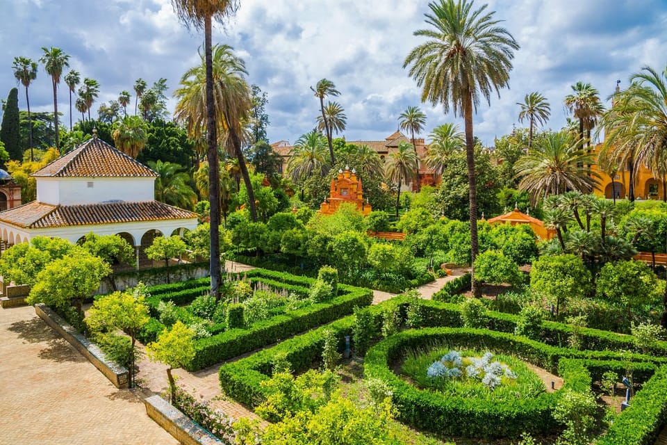 Seville: Tour Alcázar, Cathedral & Giralda Priority Access - Who this tour is for (and who should look elsewhere)