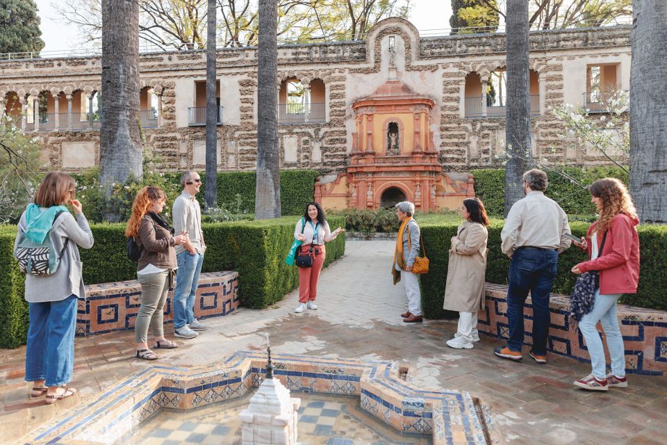 Seville: VIP Exclusive Early Access Tour of The Alcazar - Arriving at Plaza del Triunfo: the morning starts fast