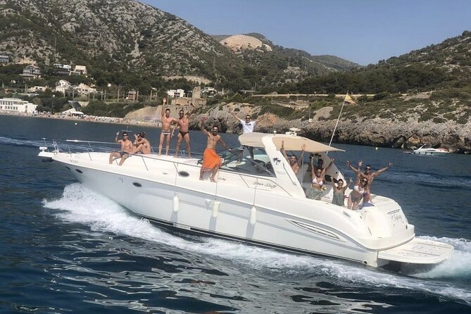 Shared Yacht Tour with Drinks Lunch and Snorkeling - The crew, the comfort, and the small-group VIP feel