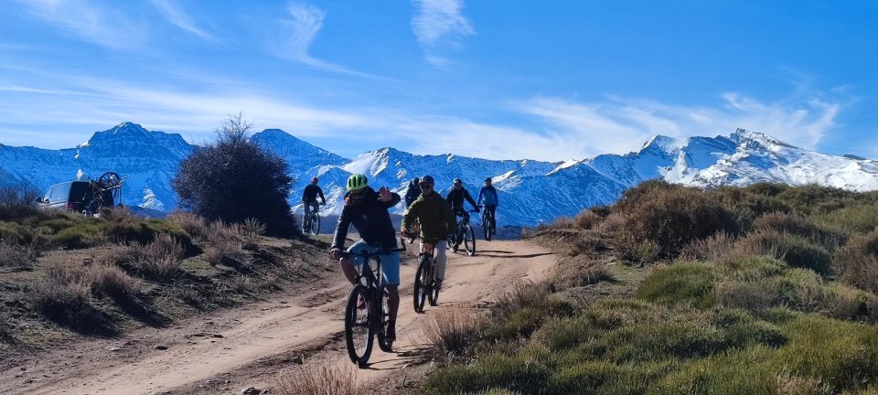 Sierra Nevada Small Group E-Bike Tour - Start at Plaza Mariana Pineda: the easy meet-up and the quick gear check