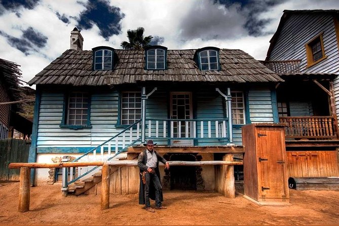 Sioux City Park Entrance Ticket - Saloon Food and Drinks: American-Themed, But With Mixed Reviews