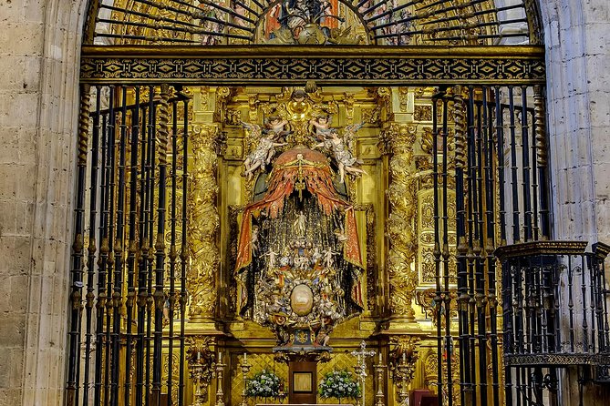 Skip the Line Admission Ticket to Cathedral of Segovia - Arriving and getting in: north transept entrance and QR validation