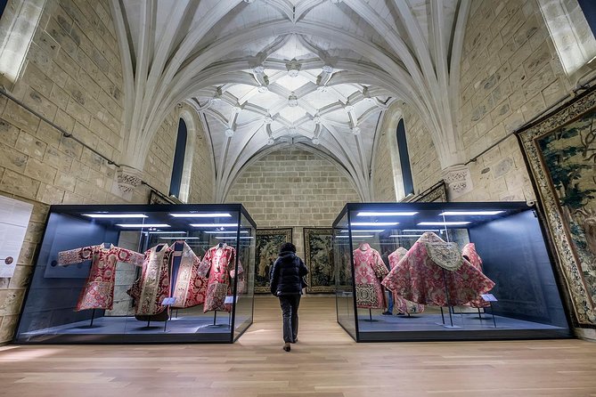 Skip the Line Admission Ticket to Cathedral of Segovia - The high altar and Sabatini’s 18th-century altarpiece
