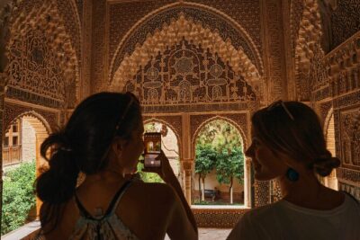 Skip The Line Alhambra and Generalife Guided Tour - Meeting at Play Granada and the first climb you’ll feel