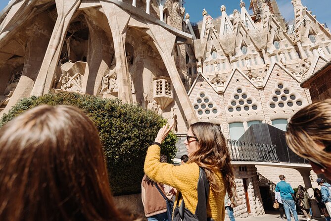 Skip the Line Sagrada Familia Guided Tour & Optional Cava Upgrade - Practical rules: dress code and ID