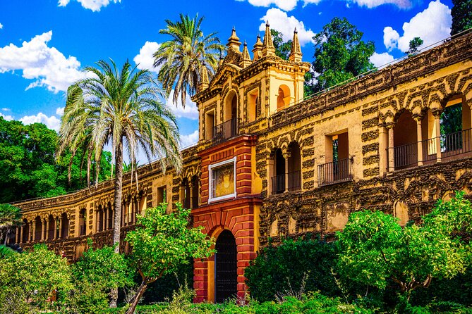 Skip the Line Seville Alcázar, Cathedral & Giralda Guided Tour - First Stop: Puerta del León at the Royal Alcázar