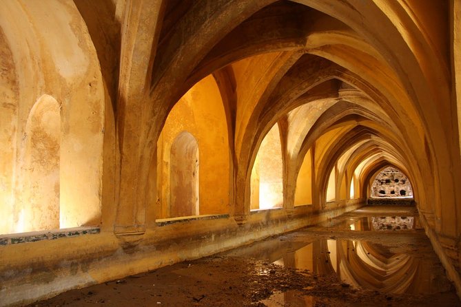 Small-Group Alcazar of Seville Guided Tour with entry ticket - Maria Padilla Baths and the gardens: your free time starts here