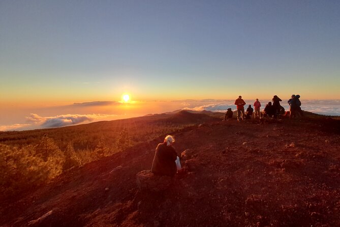 Small-Group Half-Day Tour of Teide National Park with Pickup - Roques de García: the best concentrated photo time