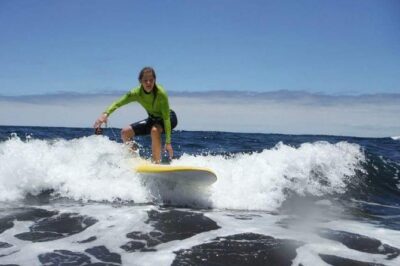 Small-Group Surf Lessons in Gran Canaria - How the Video Theory Actually Helps You Stand Up