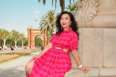 Sunny Barcelona Photoshoot - The Photo Circuit: Cathedral, El Born Alleys, Ciutadella Fountain, Arc de Triomf