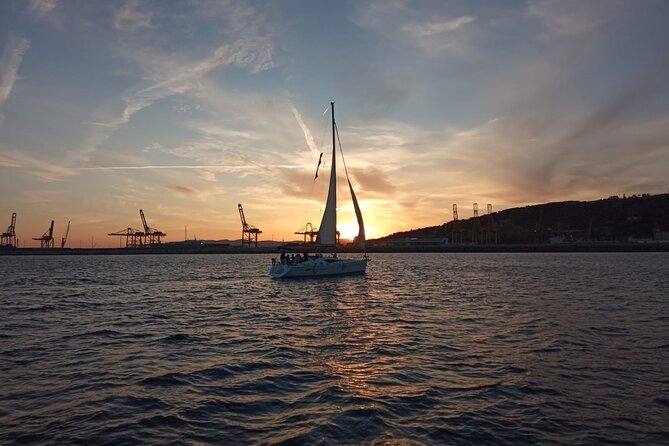 Sunset Sailing Experience w/ Live Spanish Guitar & Spanish Tapas - Tapas and Drinks: What’s Included and How It Changes the Mood