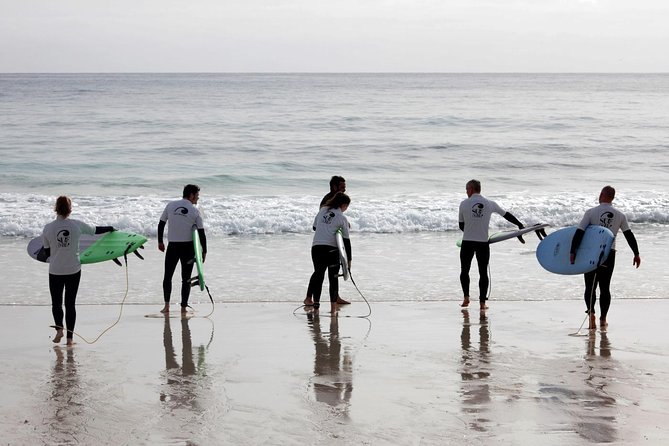 Surf Beginner Course - Equipment and private transport: small things that prevent big headaches