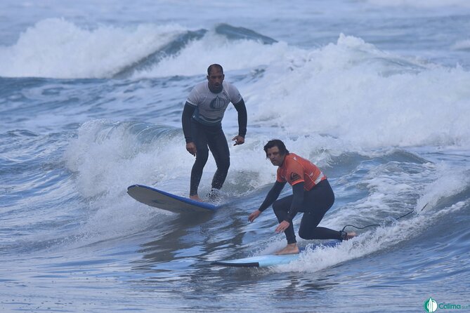 Surf class in Famara 9:15-12:00 or 11:45-14:30 (2h class) - Private group format: you get your party’s attention