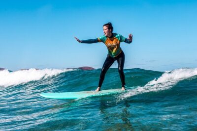 Surf Lesson for Beginners in Famara: Introduction in Surfing - Where you meet in Caleta de Famara and how the timing feels