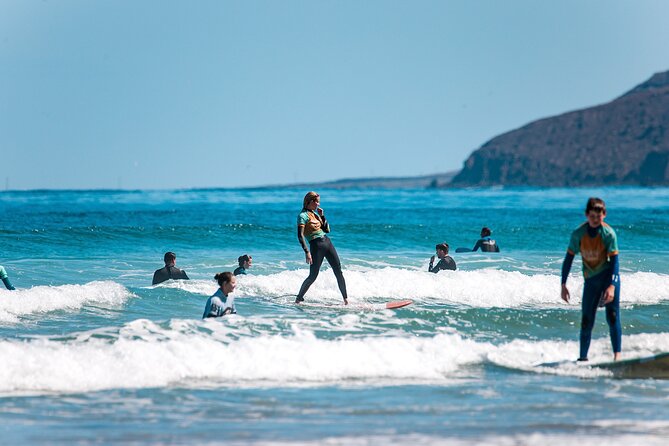 Surf Lesson for Beginners in Famara: Introduction in Surfing - Video analysis is a bonus, but not the center of the 2 hours
