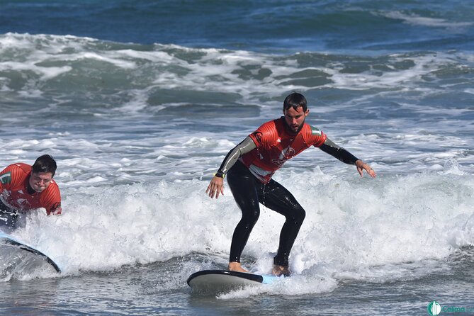 Surf lessons in Famara 9:15-14:30h (4 hours of class) - Getting Ready at Calima Surf: Equipment and Setup